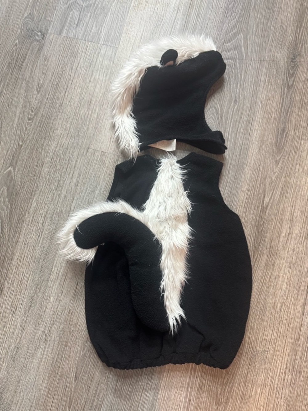 Pottery Barn 12-24 month skunk costume - Picture 2 of 4